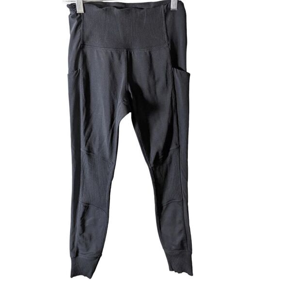 ATHLETA Excursion Hybrid Tight in Black Size XS - Picture 2 of 3